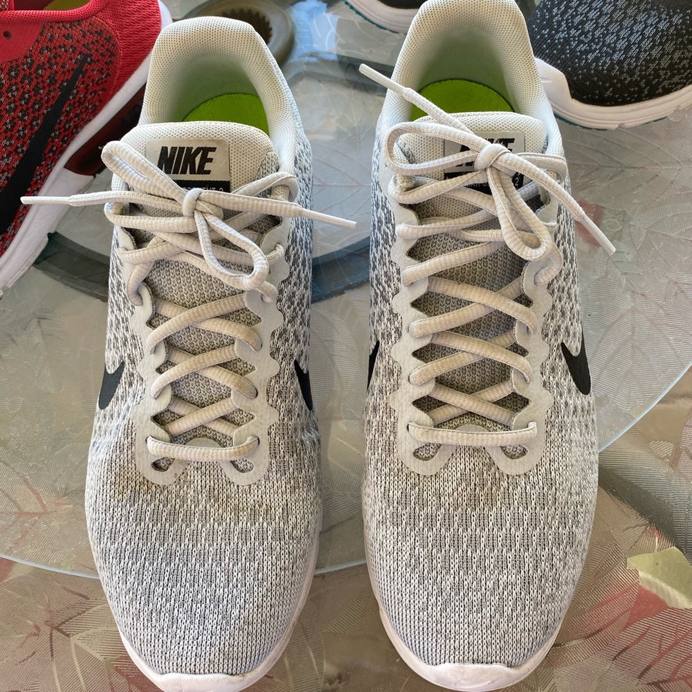 Nike AirMax Sequent 2 - mens 9.5